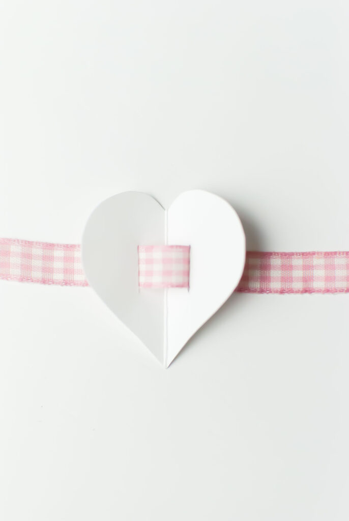 salakreativ-diy-papierherzen-valentinstag-herzmitband_02